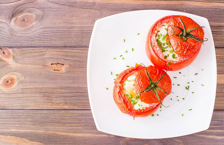 Healthy Breakfast Idea: Stuffed Tomatoes!
