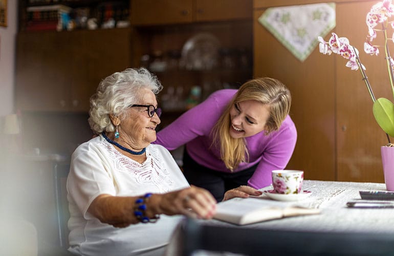 10 Tips for Visiting a Loved One with Alzheimer’s